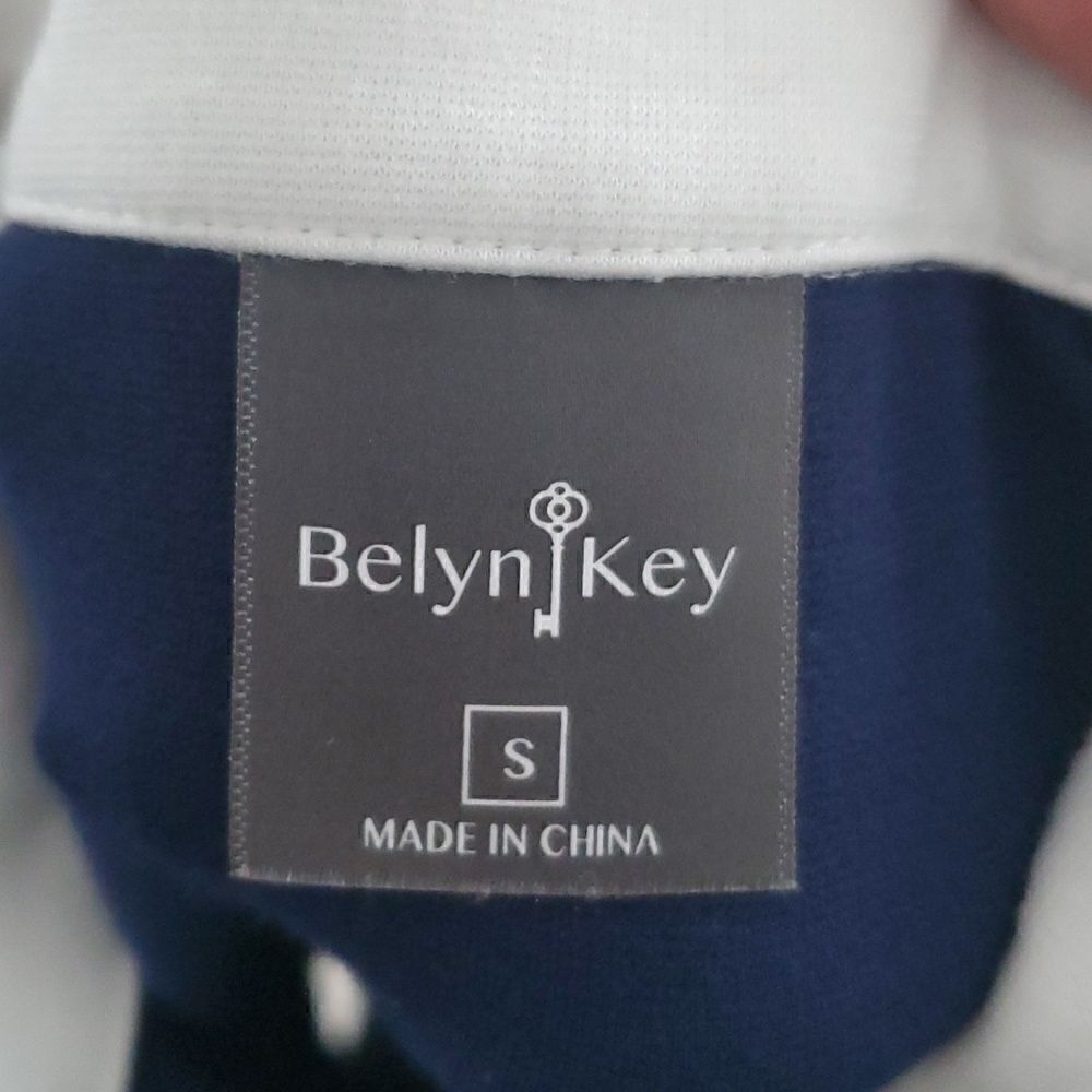 Belyn Key | 3/4 Zip Long Sleeve - Picture 7 of 8